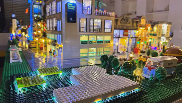 Building Brick City: The Smarter Way to Light Up Your Brick World